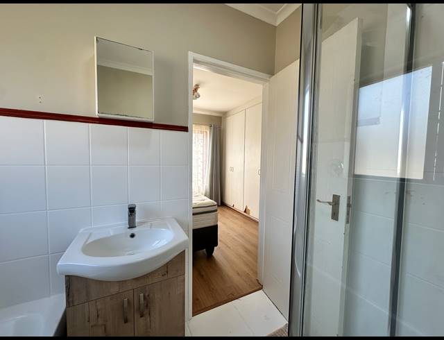 3 BEDROOM CLUSTER TO LET IN CRAIGAVON